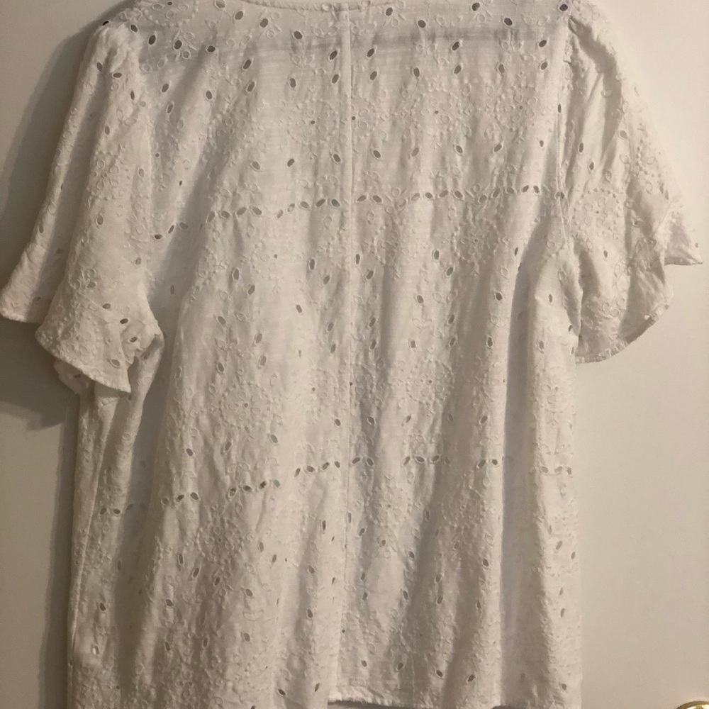 Old navy shirt sleeve top.